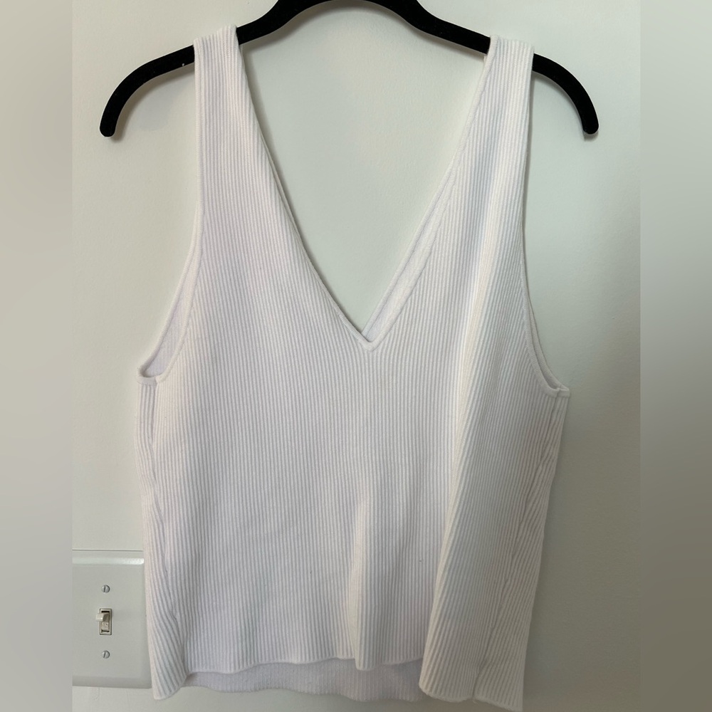 Abercrombie & Fitch Ribbed V-Neck Tank Top